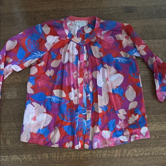 Johnny was GIVERNEY GARDENS RAGLAN POET BLOUSE - Picture 2 of 5